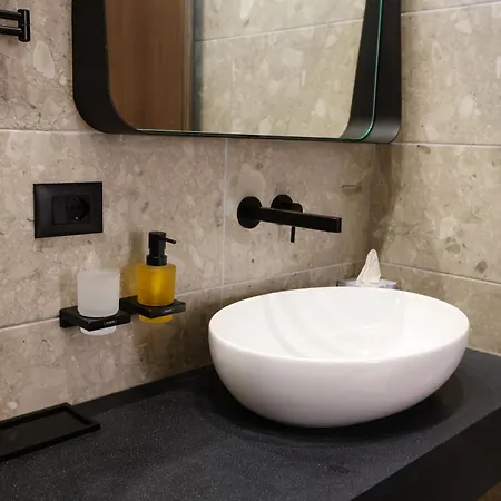 Cloud 5 Blloku Tirana