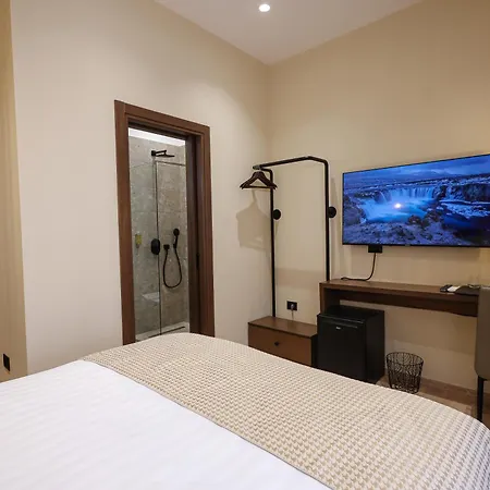 Отель Cloud 5 Blloku 4*