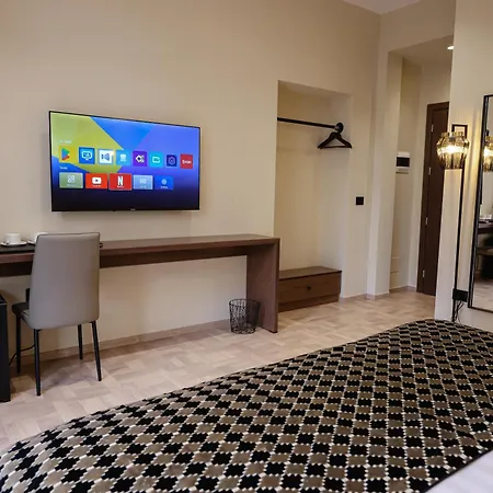 Cloud 5 Blloku Отель