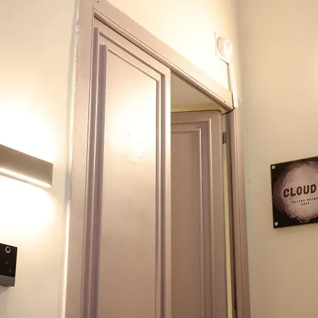 Отель Cloud 5 Blloku 4*